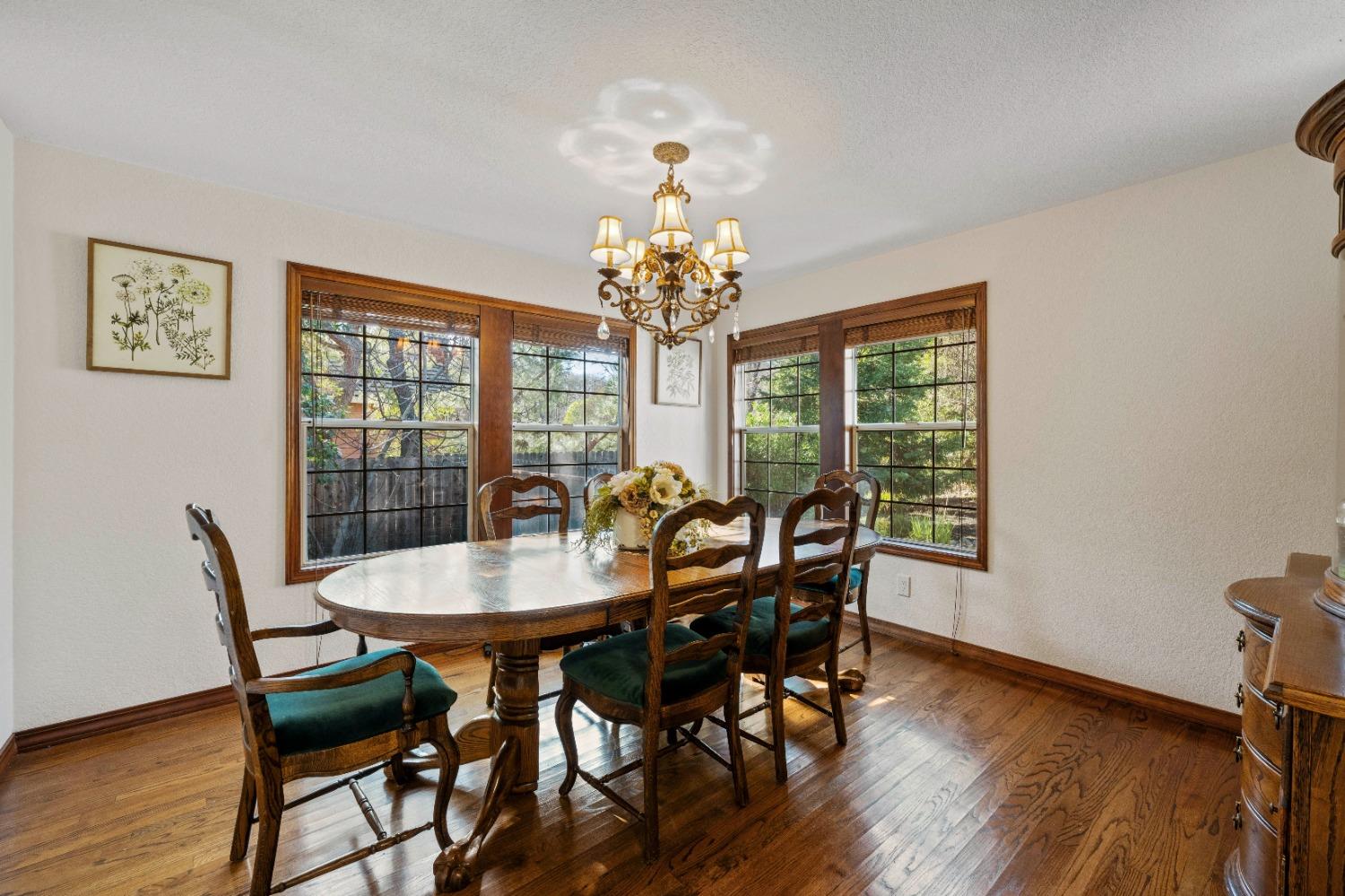 4359 Whispering Oaks Circle