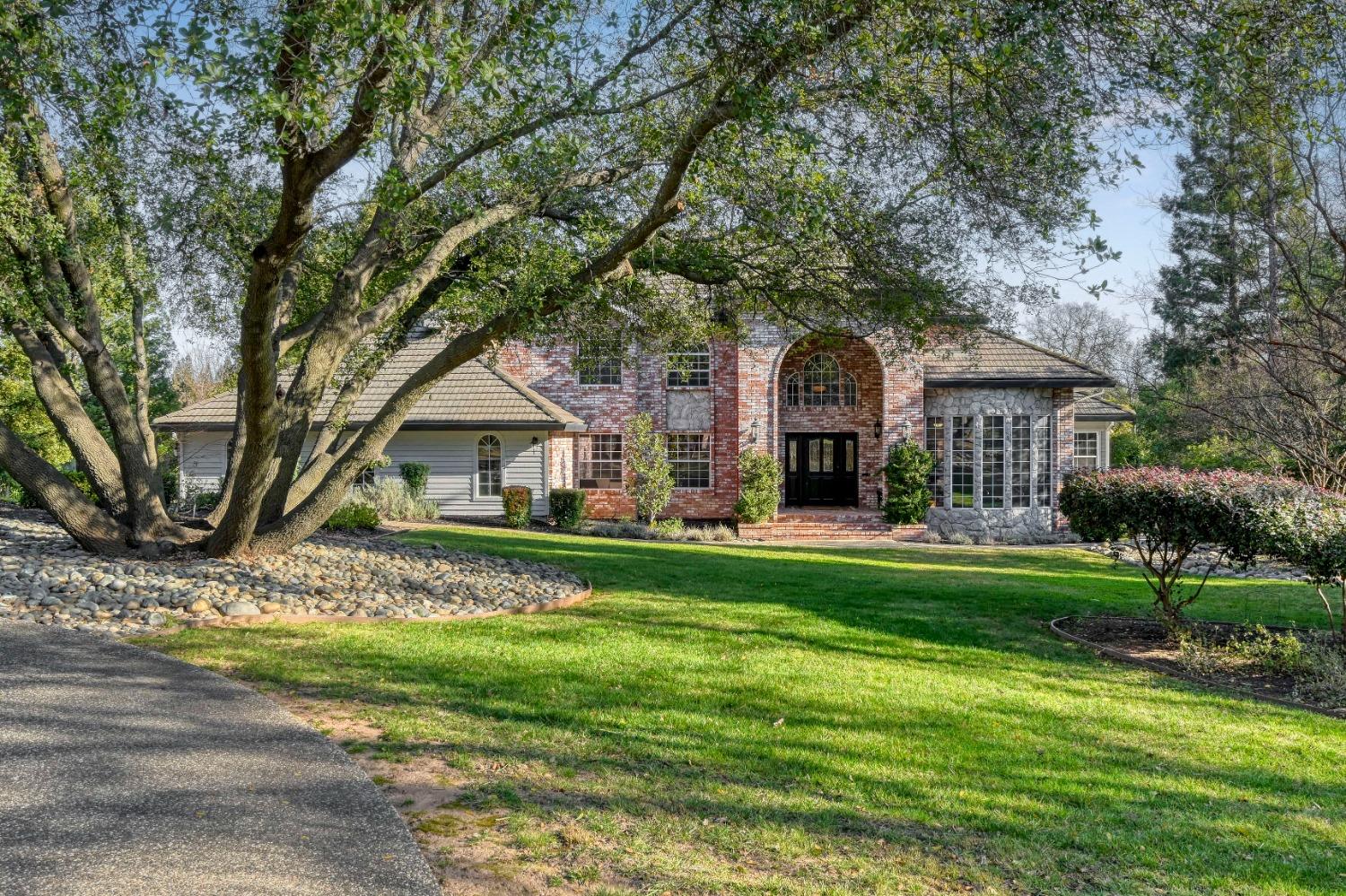4359 Whispering Oaks Circle
