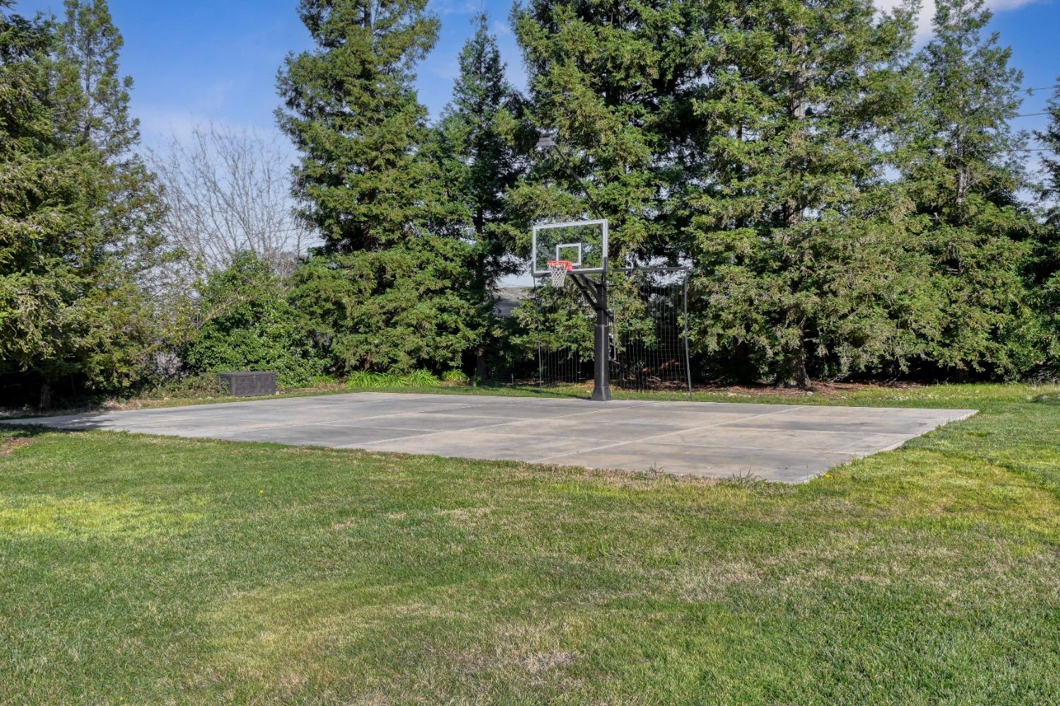 4359 Whispering Oaks Circle