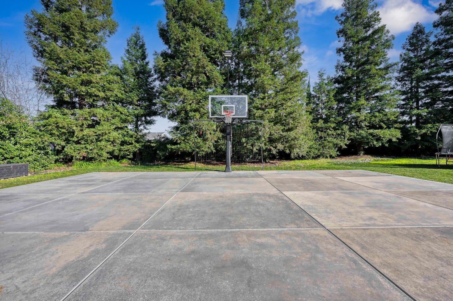 4359 Whispering Oaks Circle