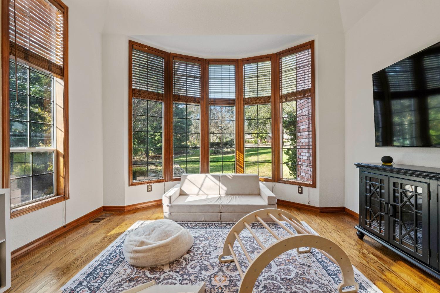 4359 Whispering Oaks Circle