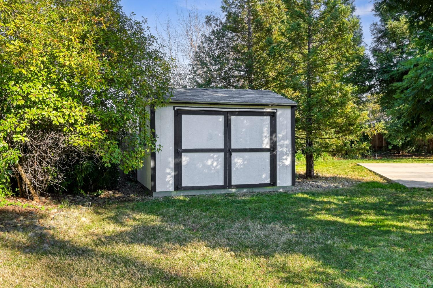 4359 Whispering Oaks Circle