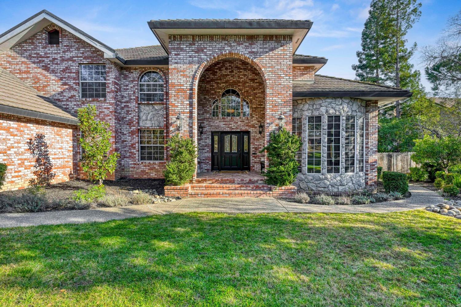 4359 Whispering Oaks Circle