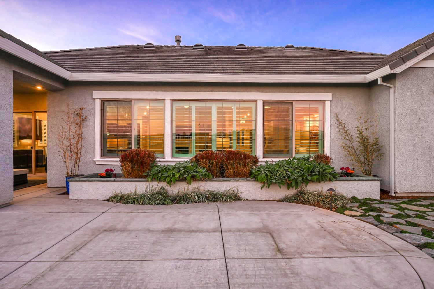 980 Dusty Stone Loop