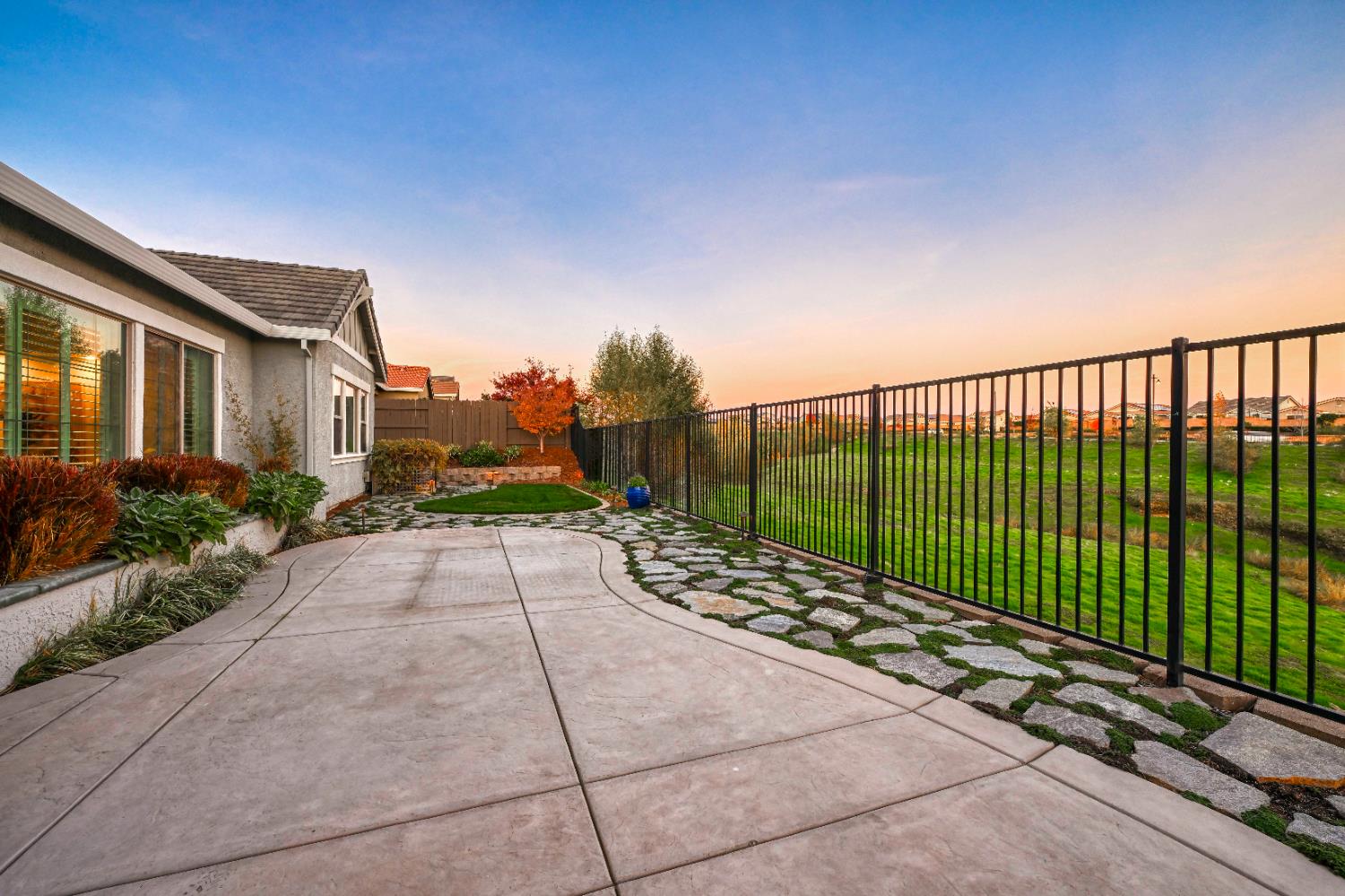 980 Dusty Stone Loop