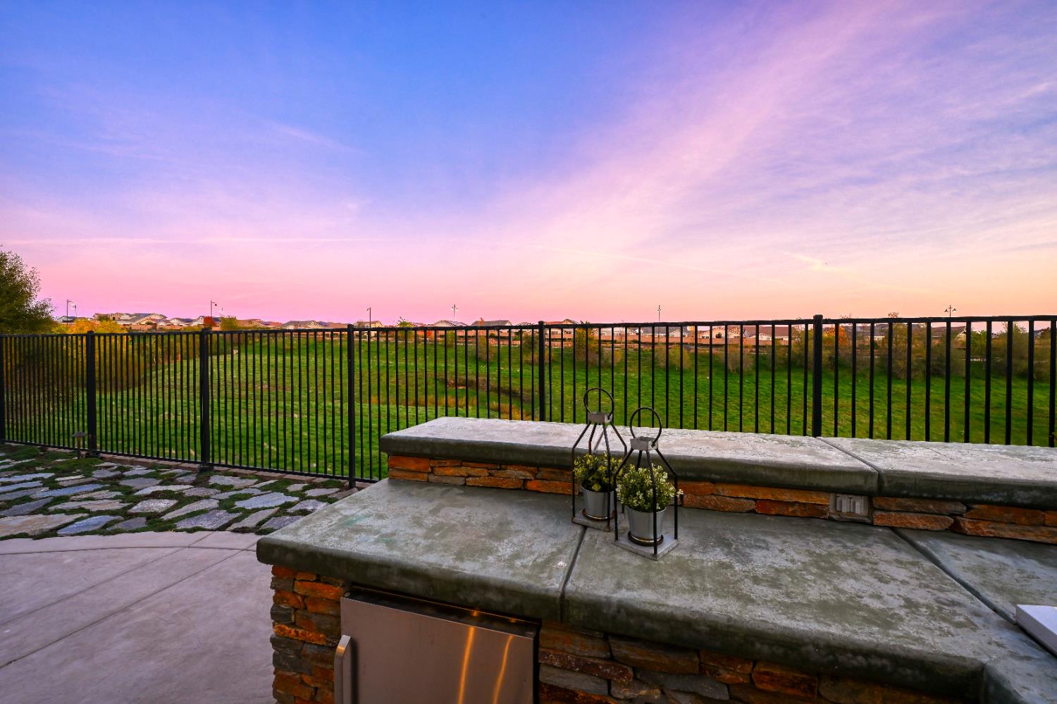 980 Dusty Stone Loop