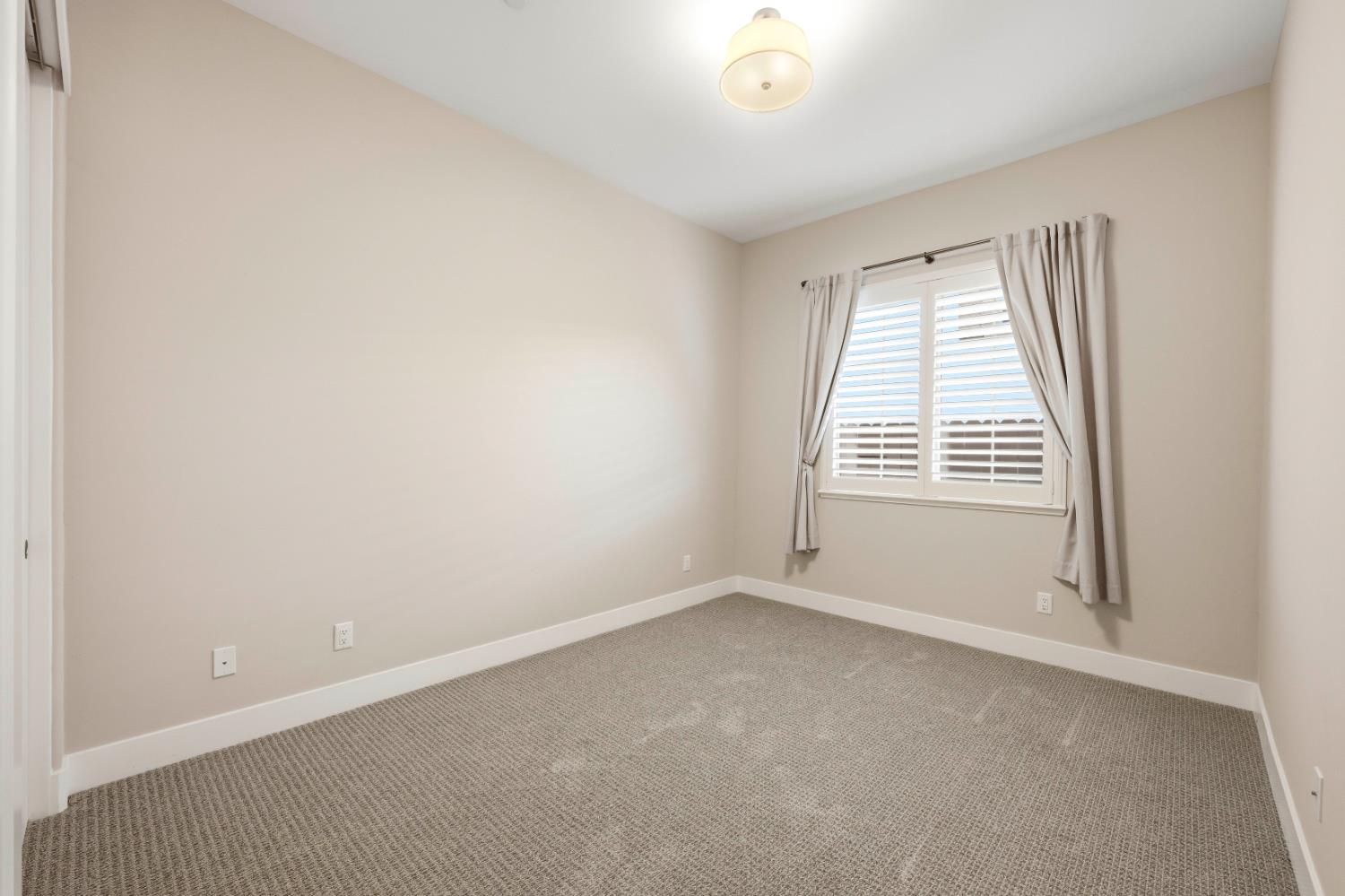 980 Dusty Stone Loop