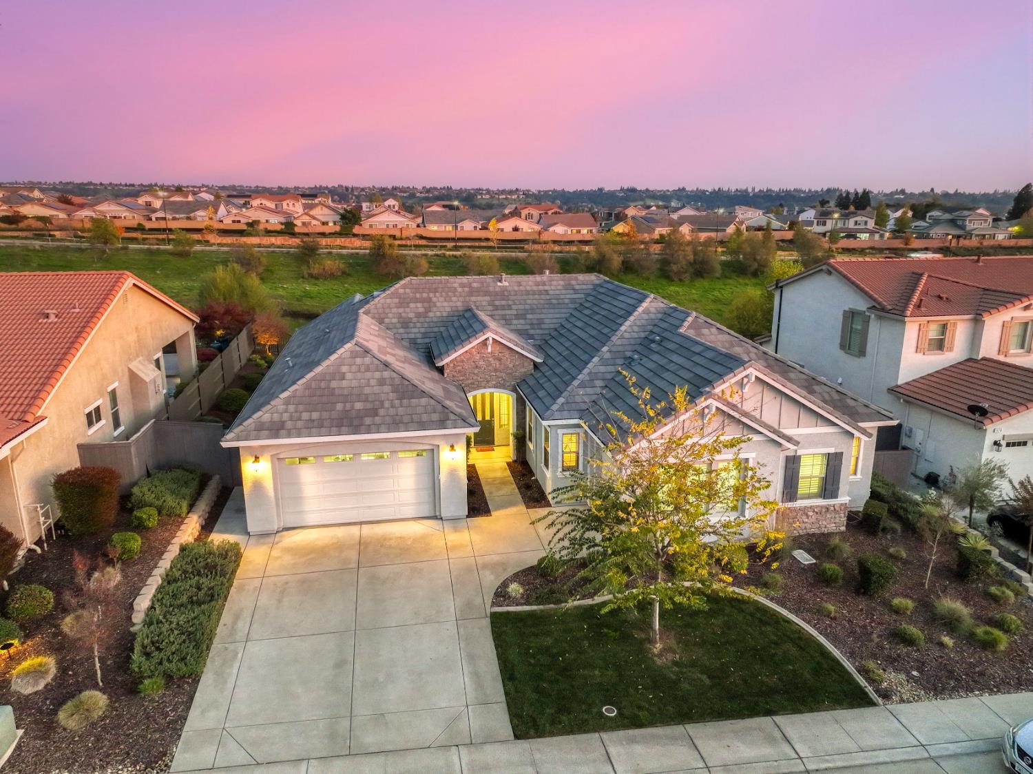 980 Dusty Stone Loop