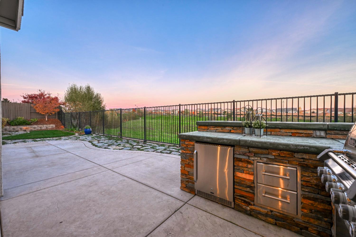 980 Dusty Stone Loop