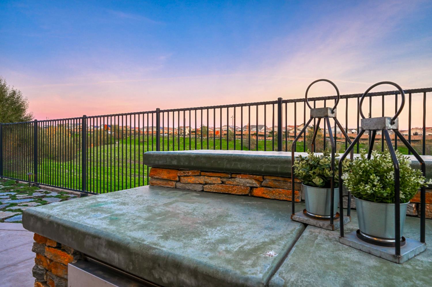 980 Dusty Stone Loop