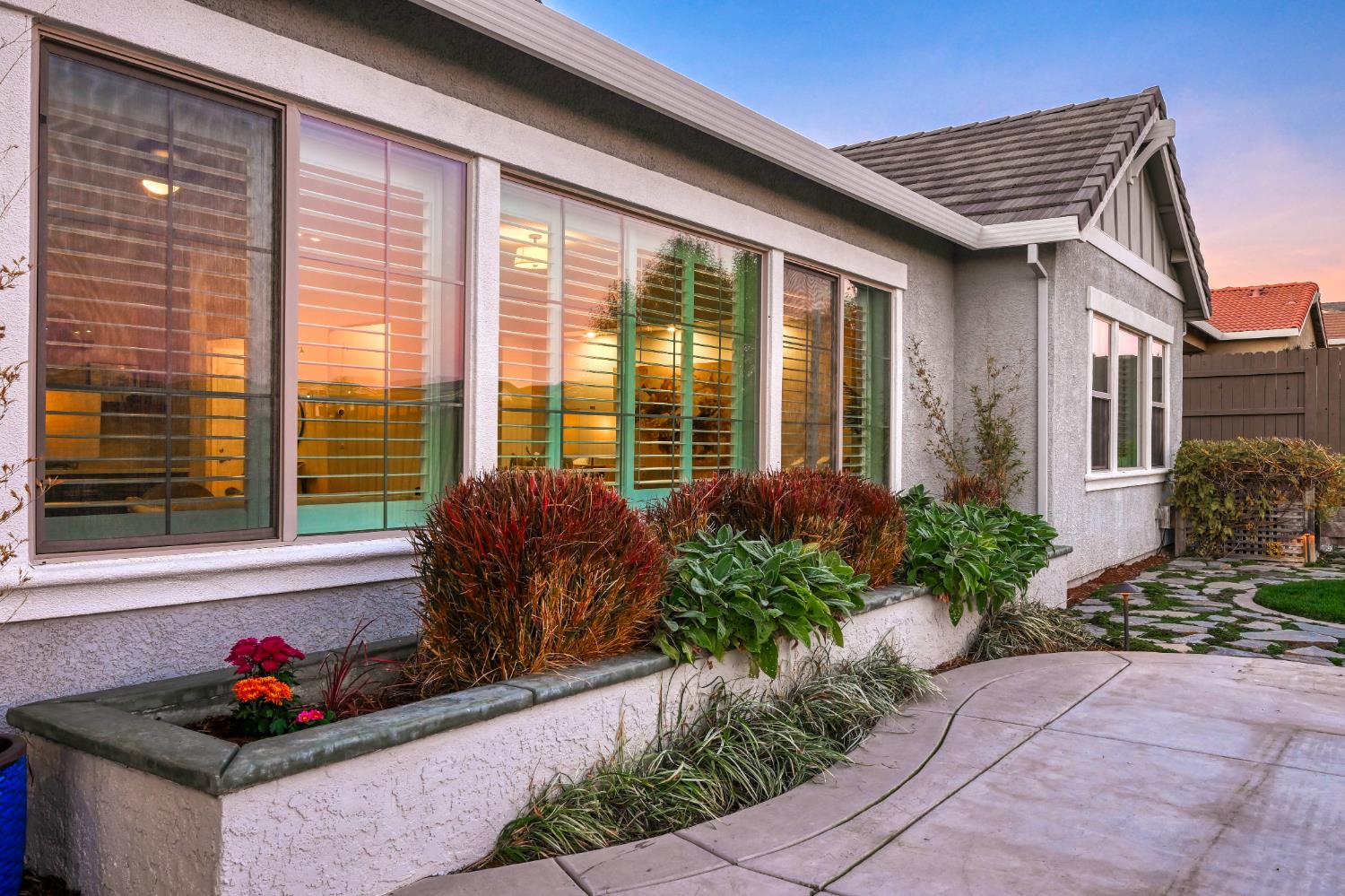 980 Dusty Stone Loop