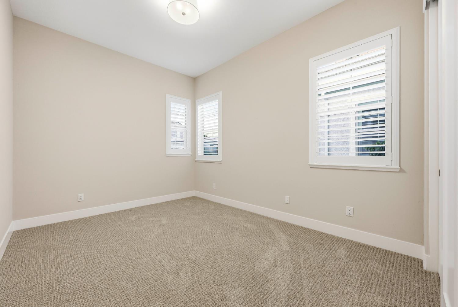 980 Dusty Stone Loop