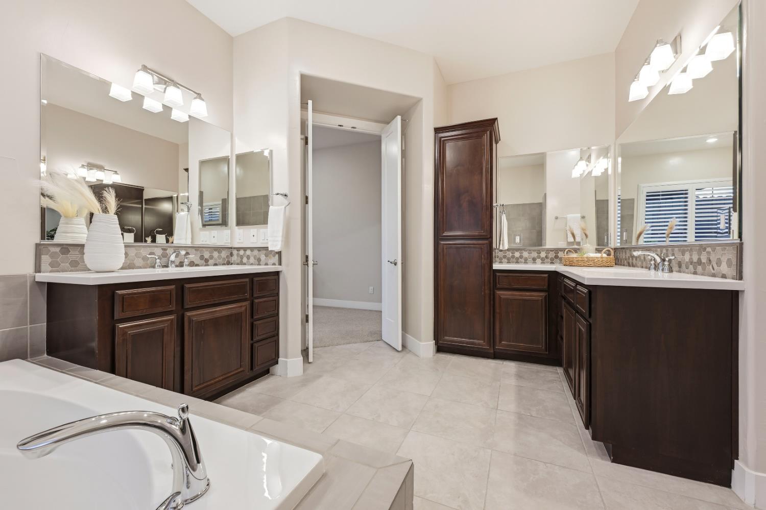 980 Dusty Stone Loop