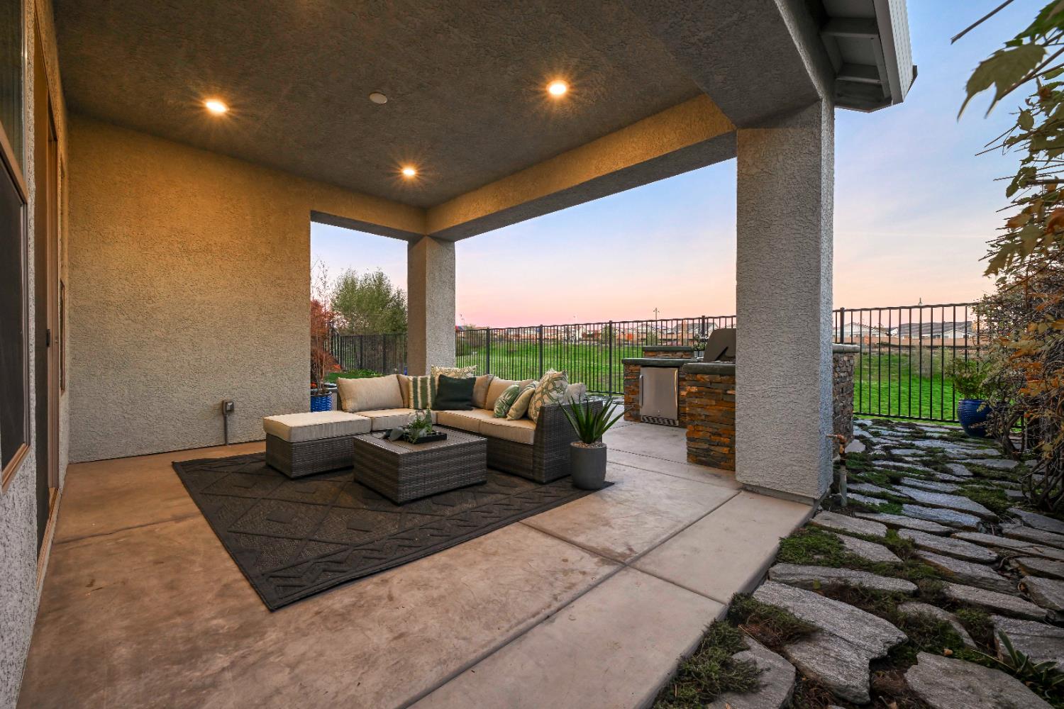 980 Dusty Stone Loop