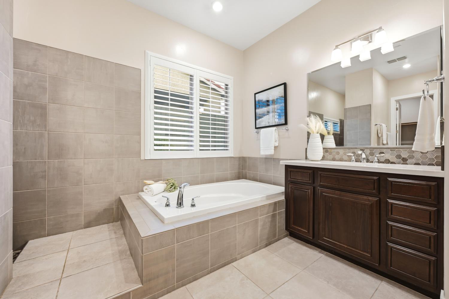 980 Dusty Stone Loop