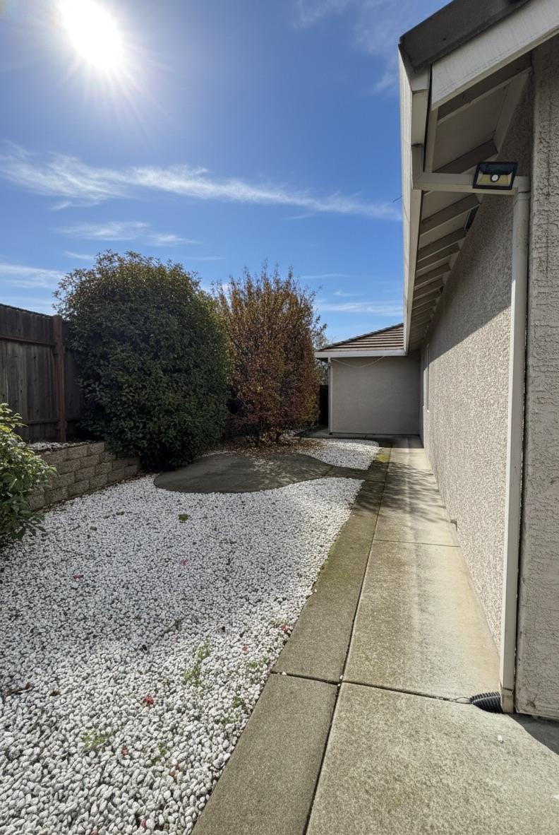 1550 Swallowview Drive