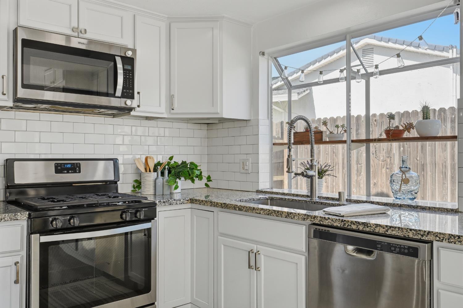 8128 Canyon Oak Drive