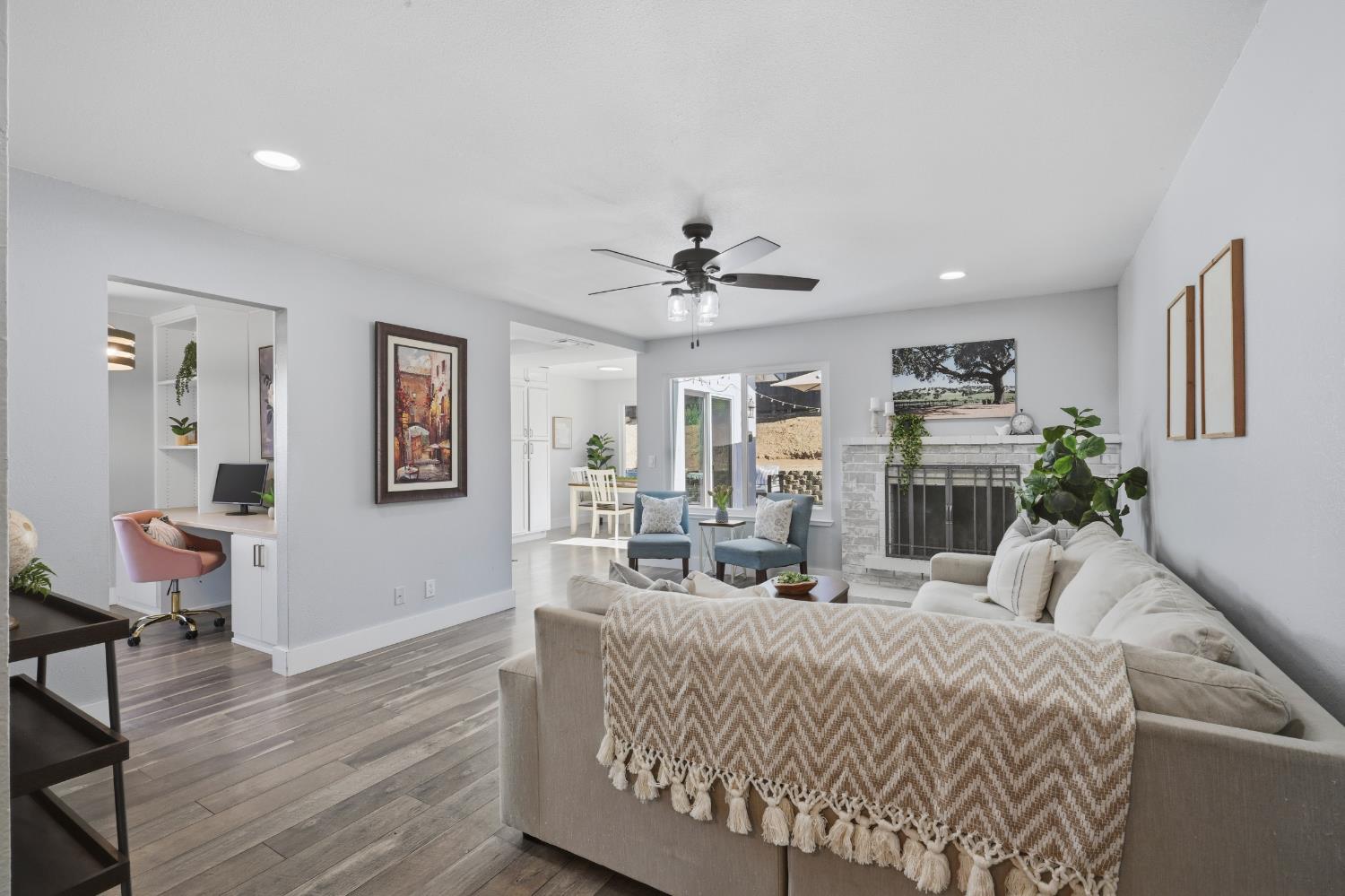 8128 Canyon Oak Drive