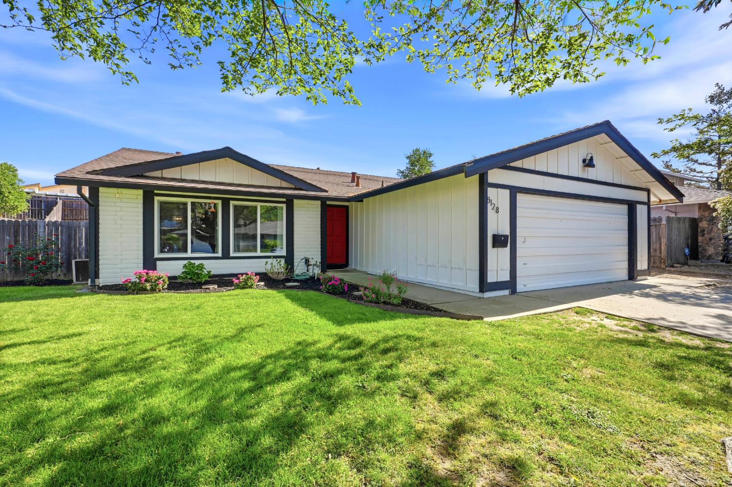 8128 Canyon Oak Drive