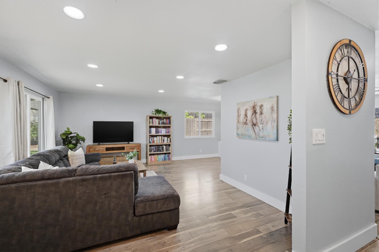 8128 Canyon Oak Drive