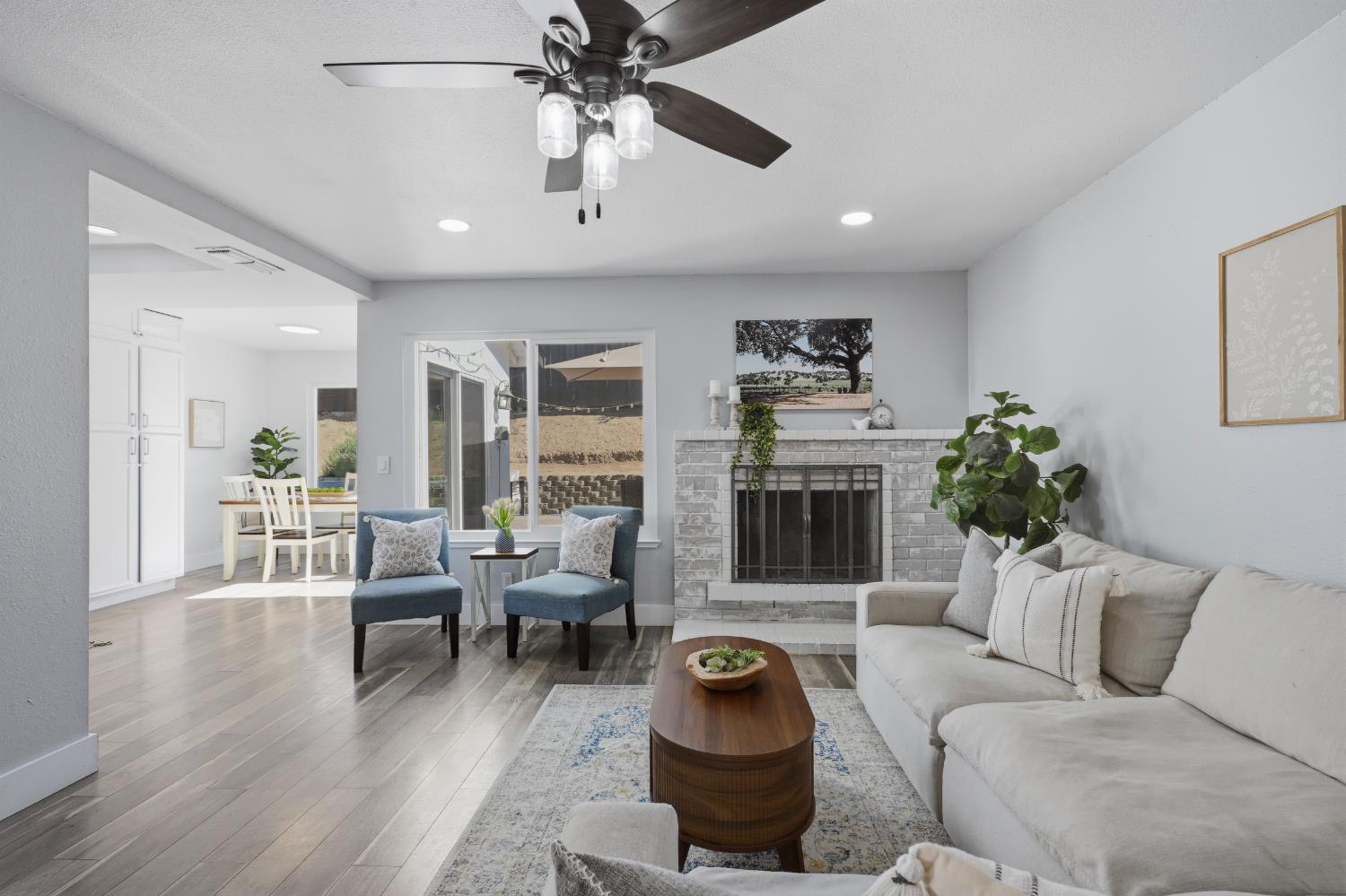 8128 Canyon Oak Drive