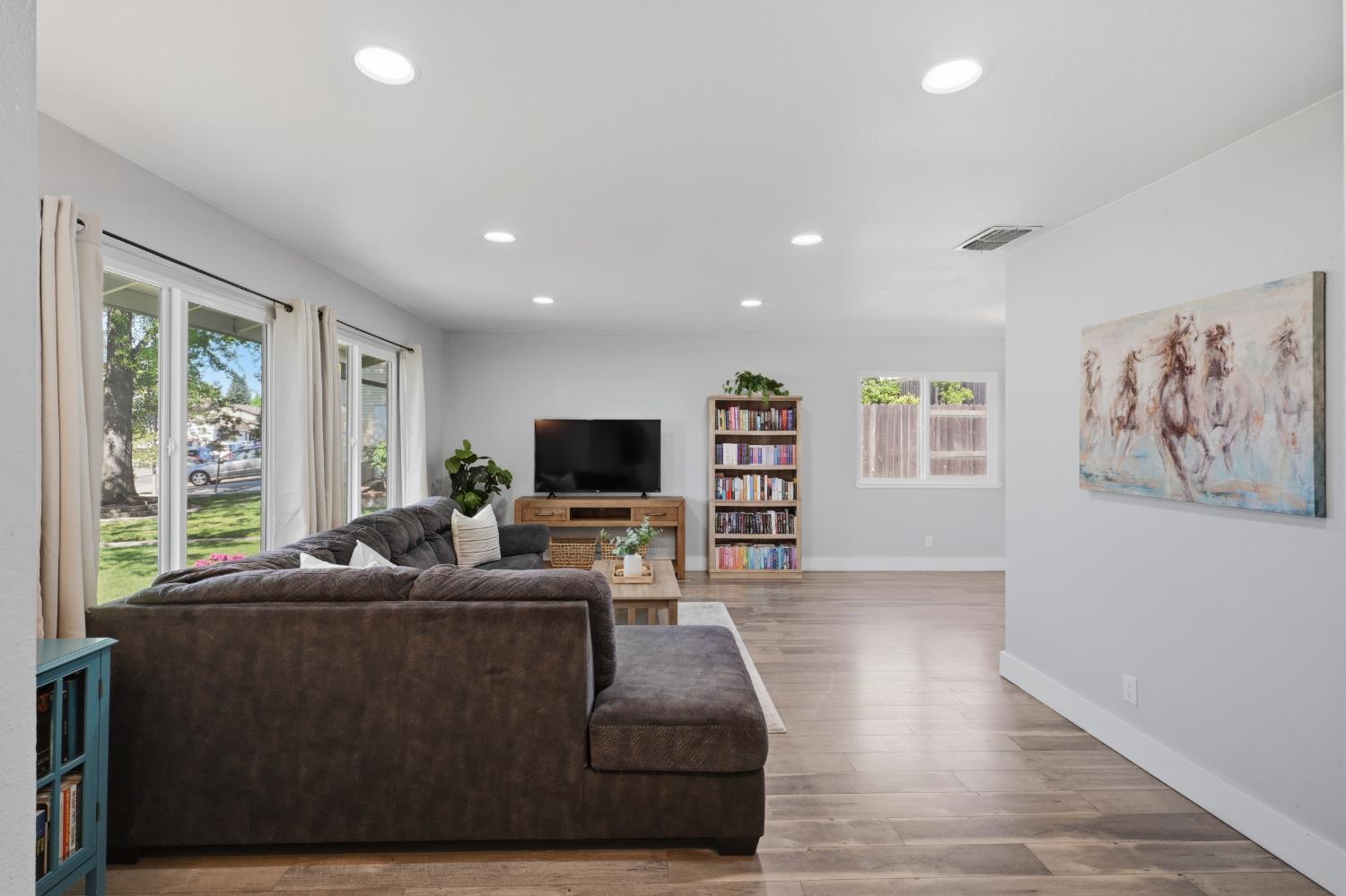 8128 Canyon Oak Drive