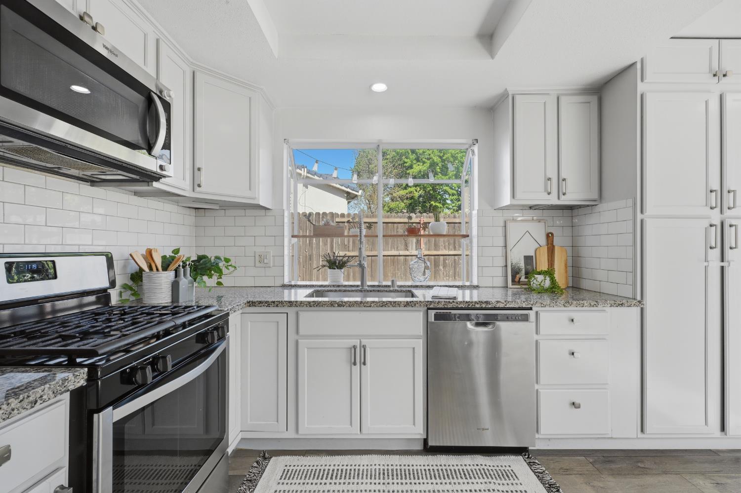 8128 Canyon Oak Drive