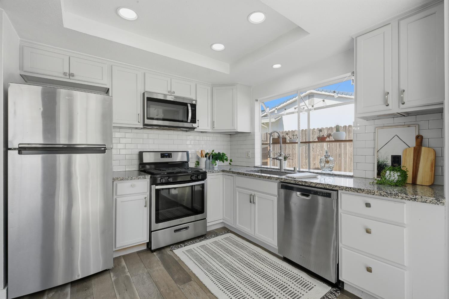 8128 Canyon Oak Drive