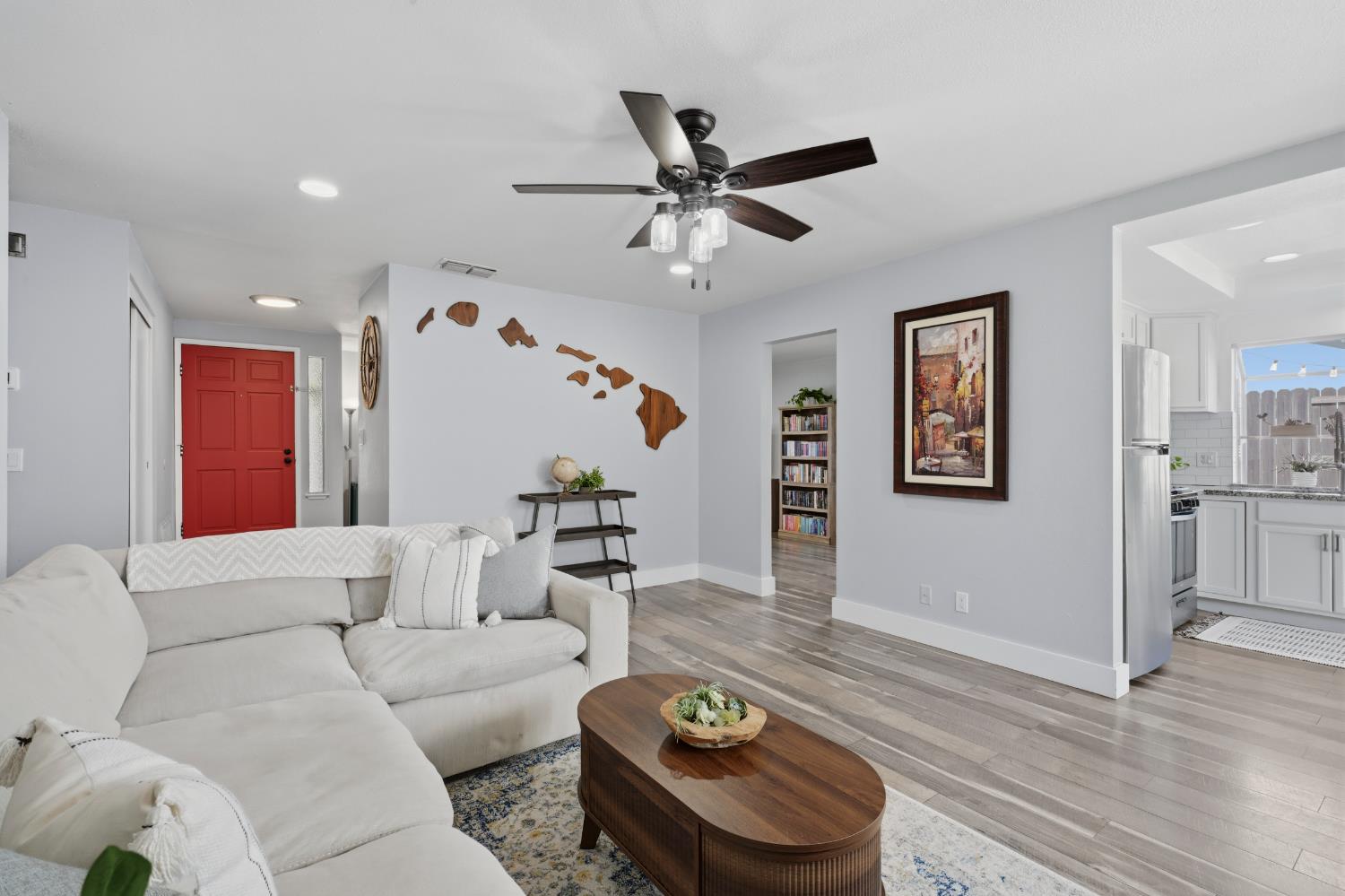 8128 Canyon Oak Drive