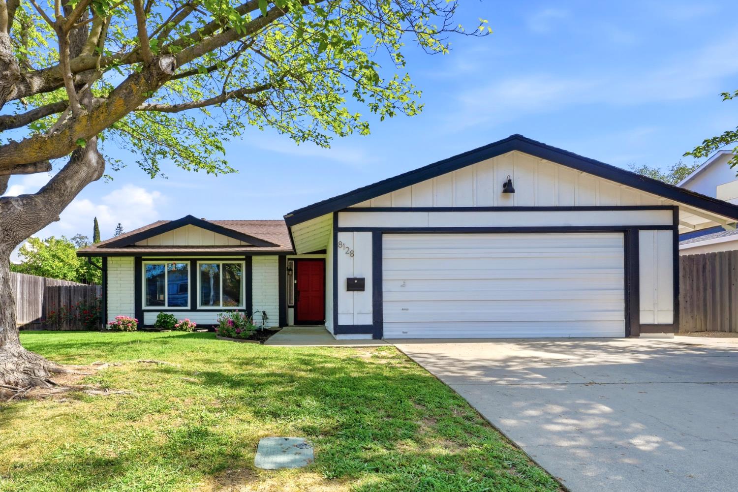 8128 Canyon Oak Drive