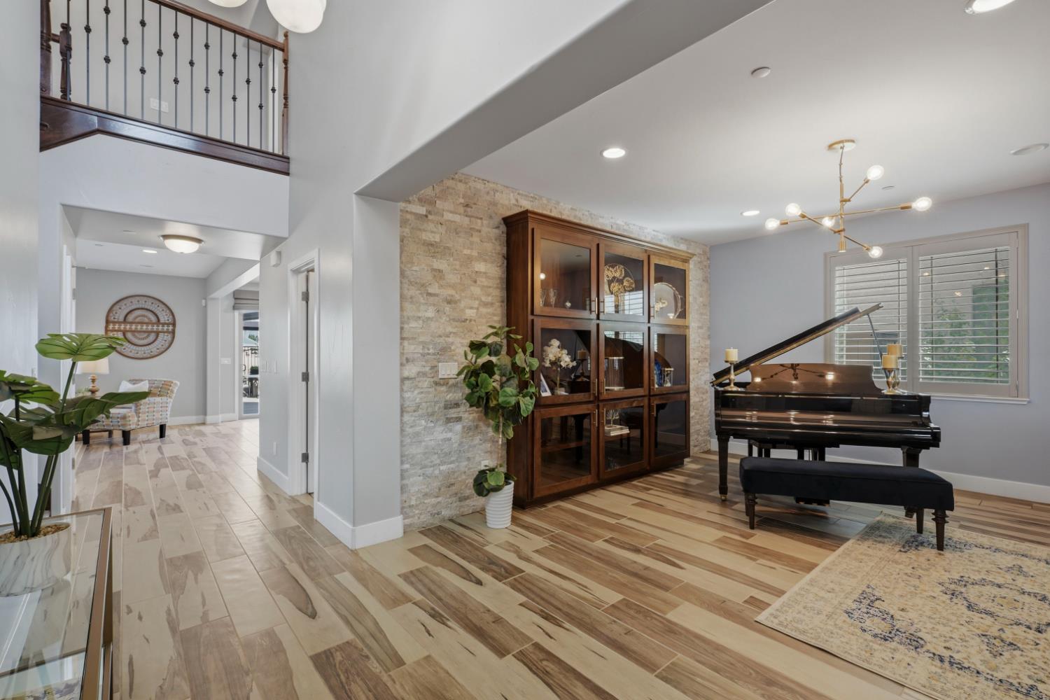 1607 Redmond Drive