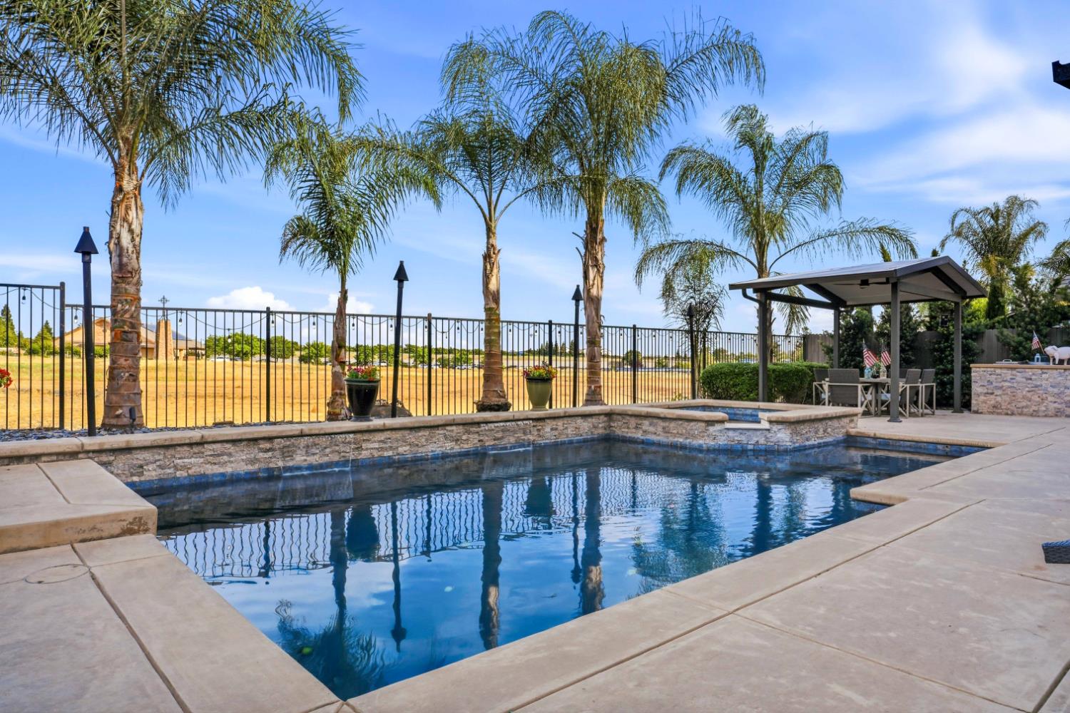 1607 Redmond Drive