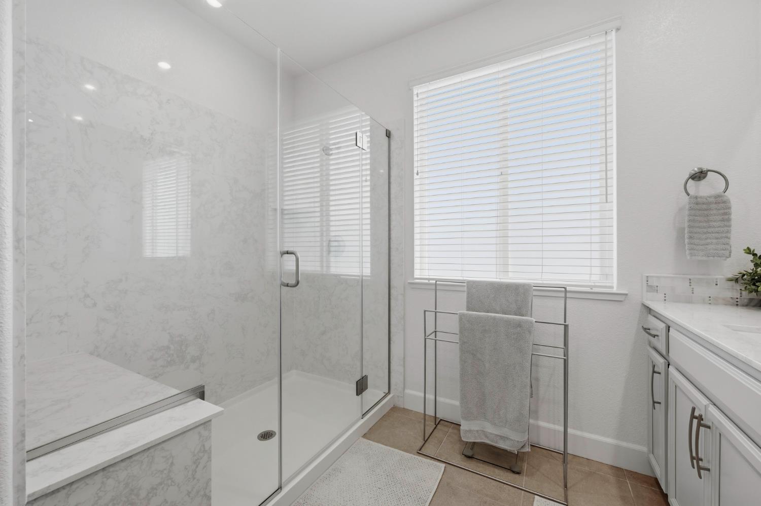 5128 Syracuse Way