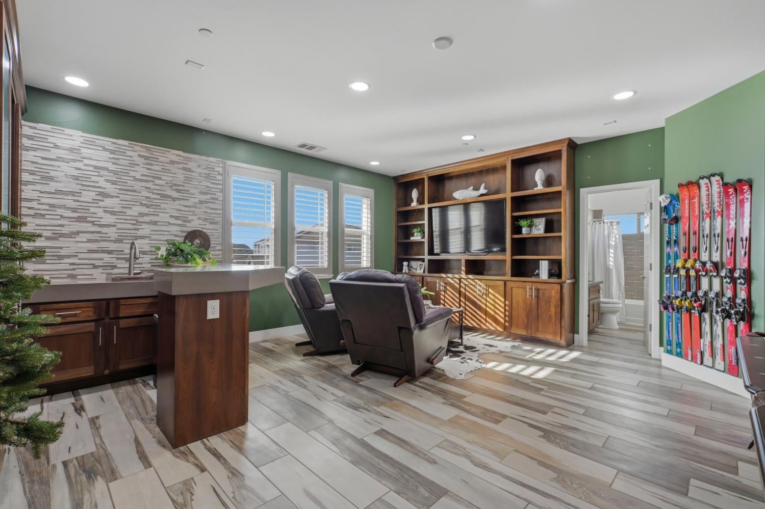 1607 Redmond Drive