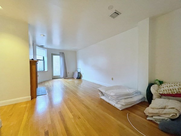 102 Gainsborough # 406E
