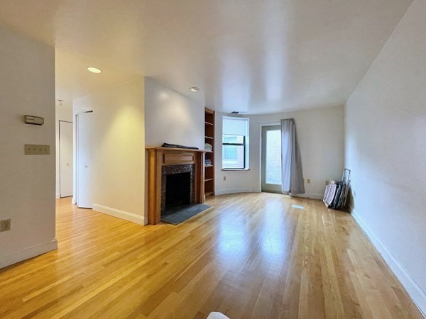 102 Gainsborough # 406E