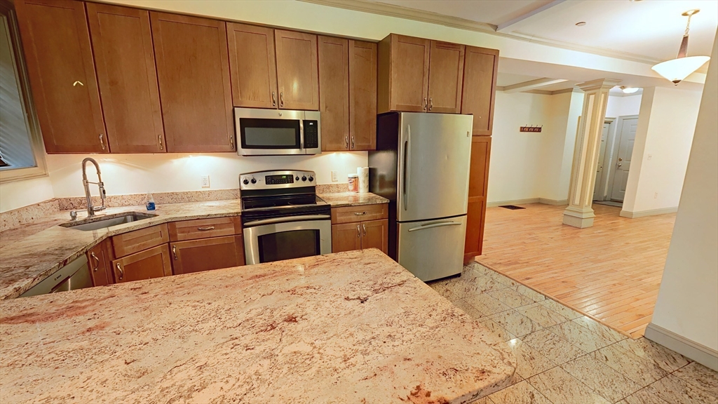 531 Newbury # 1