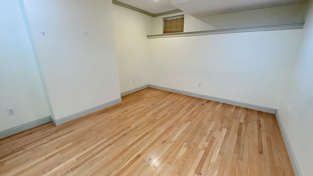 531 Newbury # 1