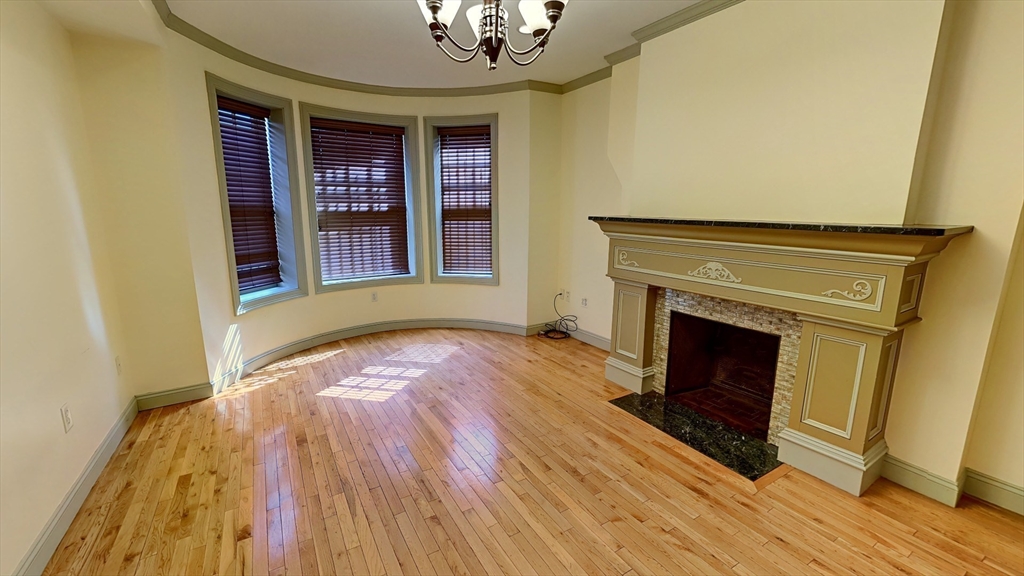 531 Newbury # 1