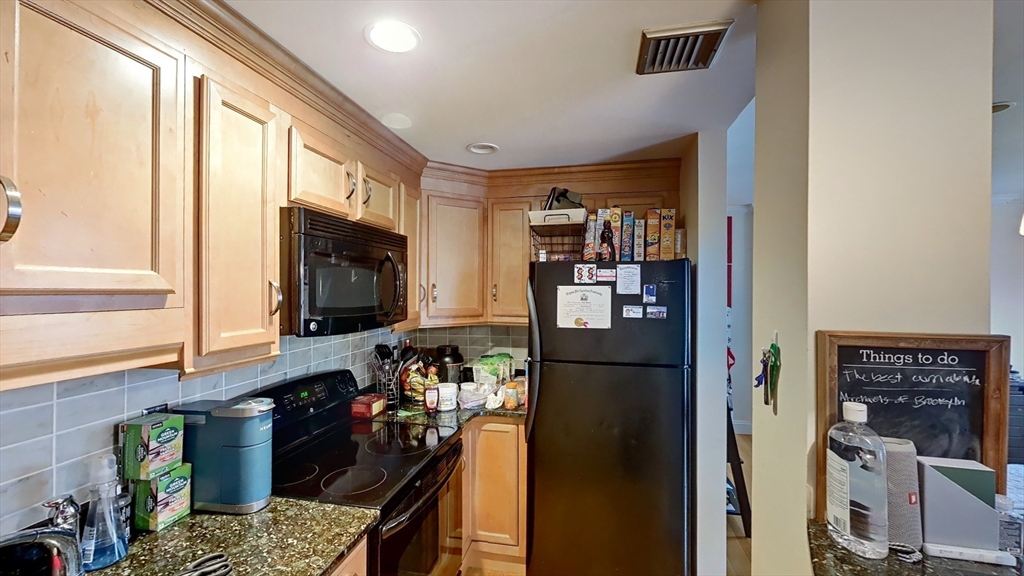 78 Gainsborough Street # 203E