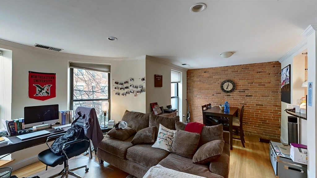 78 Gainsborough Street # 203E