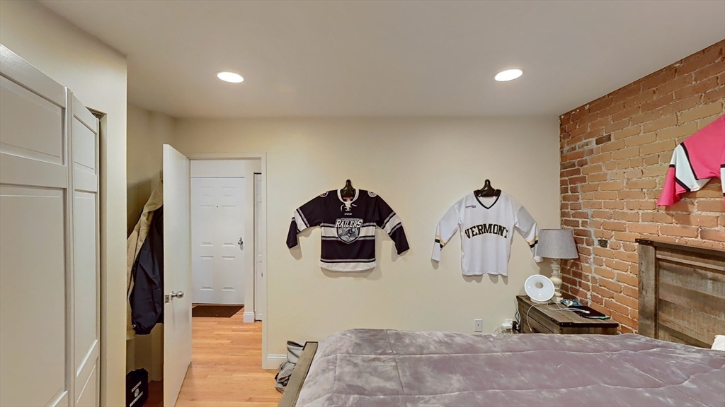 78 Gainsborough Street # 203E