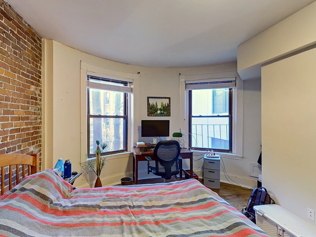86 Saint Stephen Street # 2
