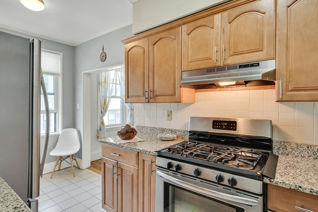 130 Sutherland Rd # 1