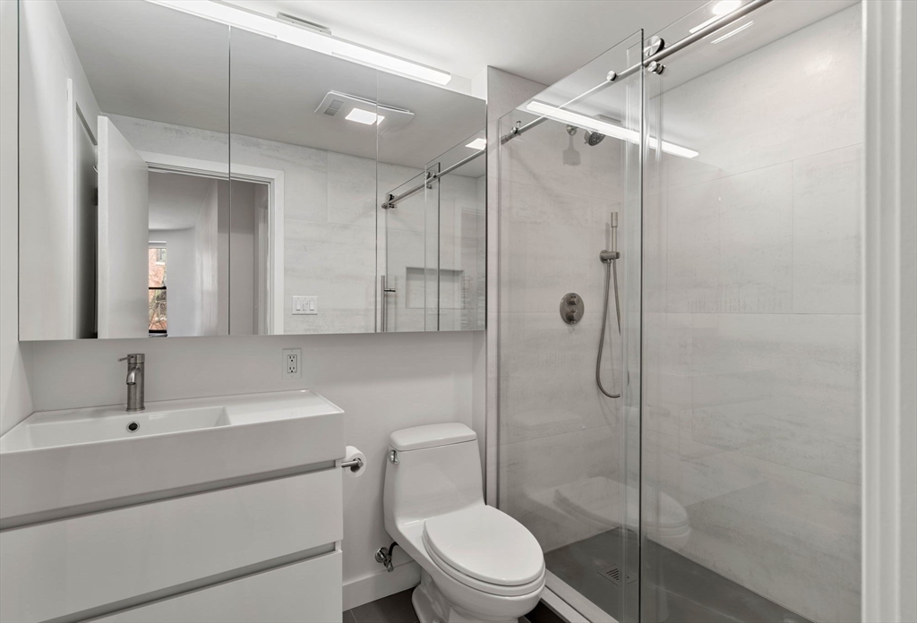 84 Gainsborough St # 303W