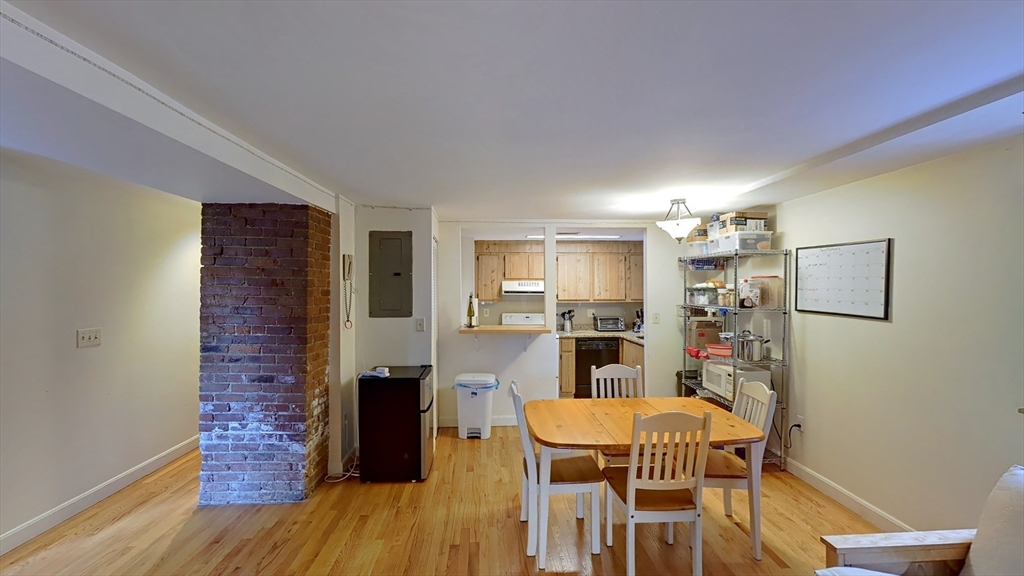 111 Gainsborough St. # 005