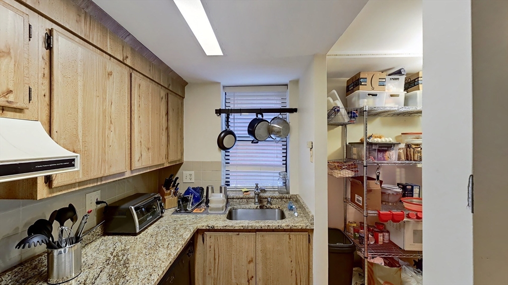 111 Gainsborough St. # 005