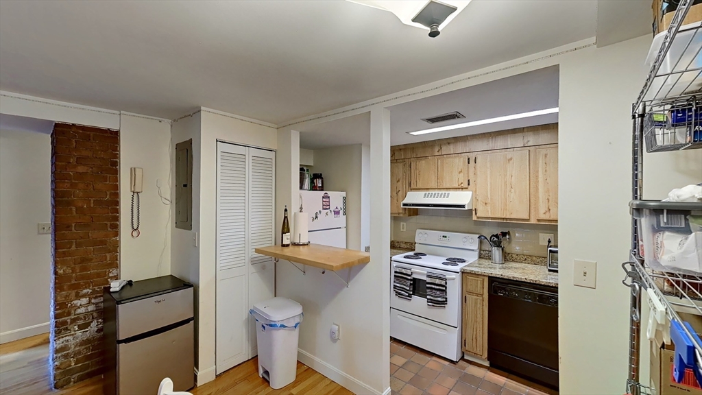 111 Gainsborough St. # 005