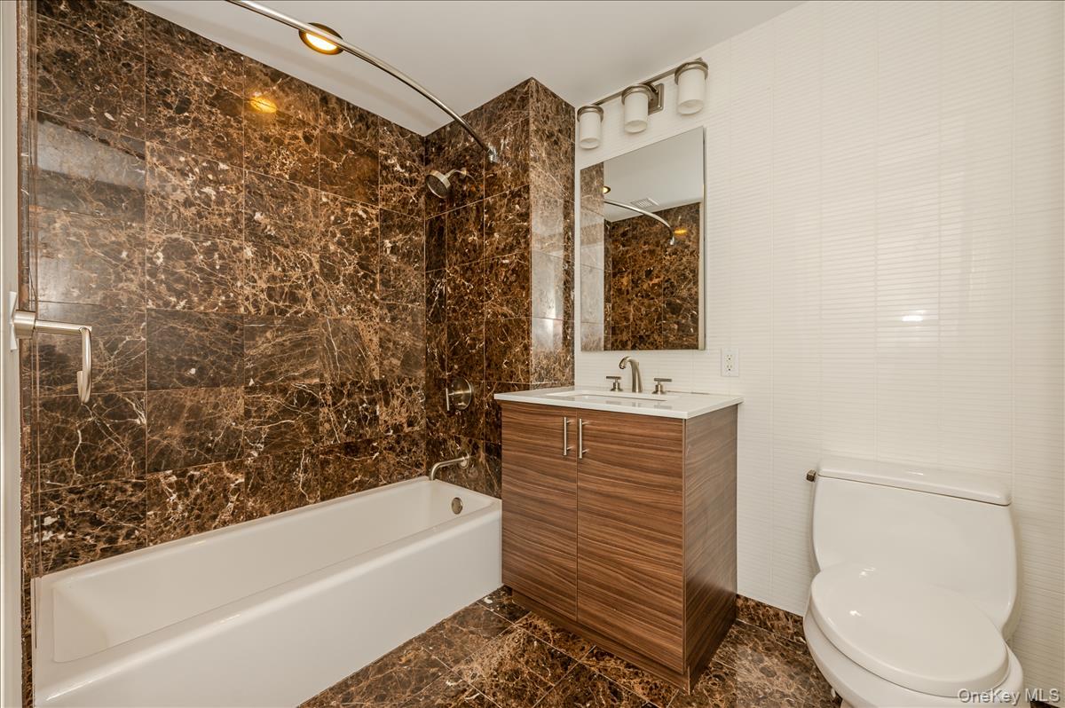 10820 71st Avenue Unit: 16A