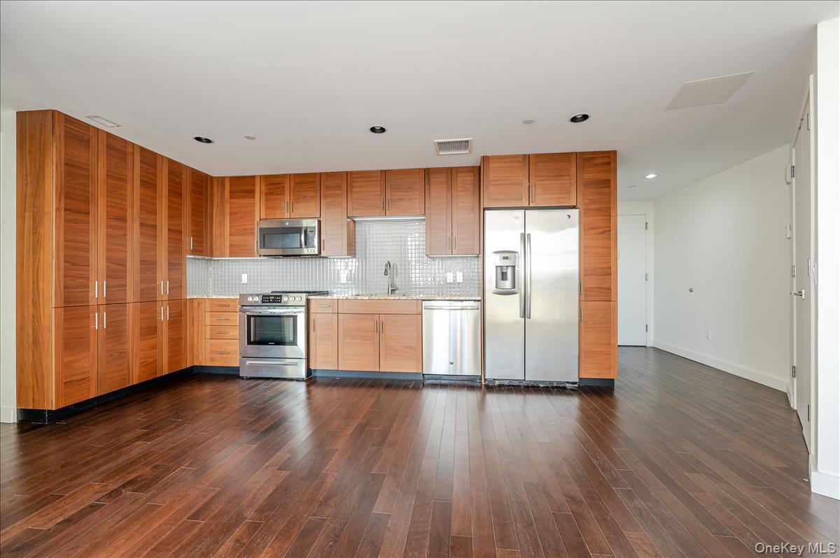 10820 71st Avenue Unit: 16A